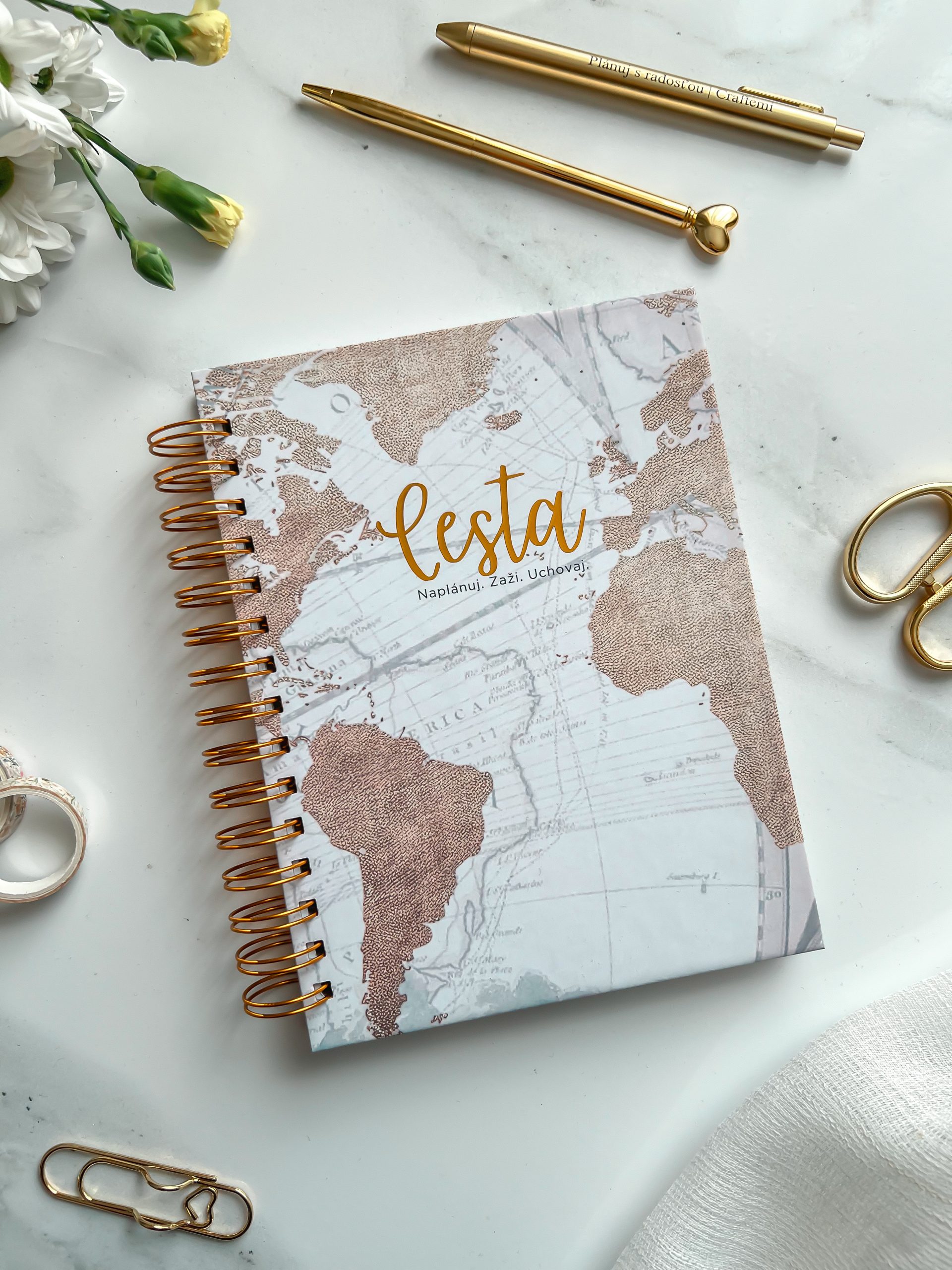 Cestovateľský denník a plánovač CESTA A5 – travel journal s mapami a packing listom